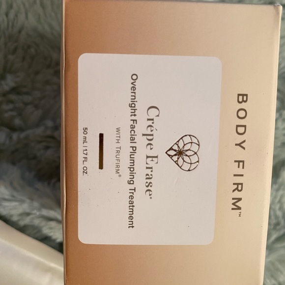 Crepe Erase Body Firm with Bonus foot peeling Booties - Picture 8 of 10